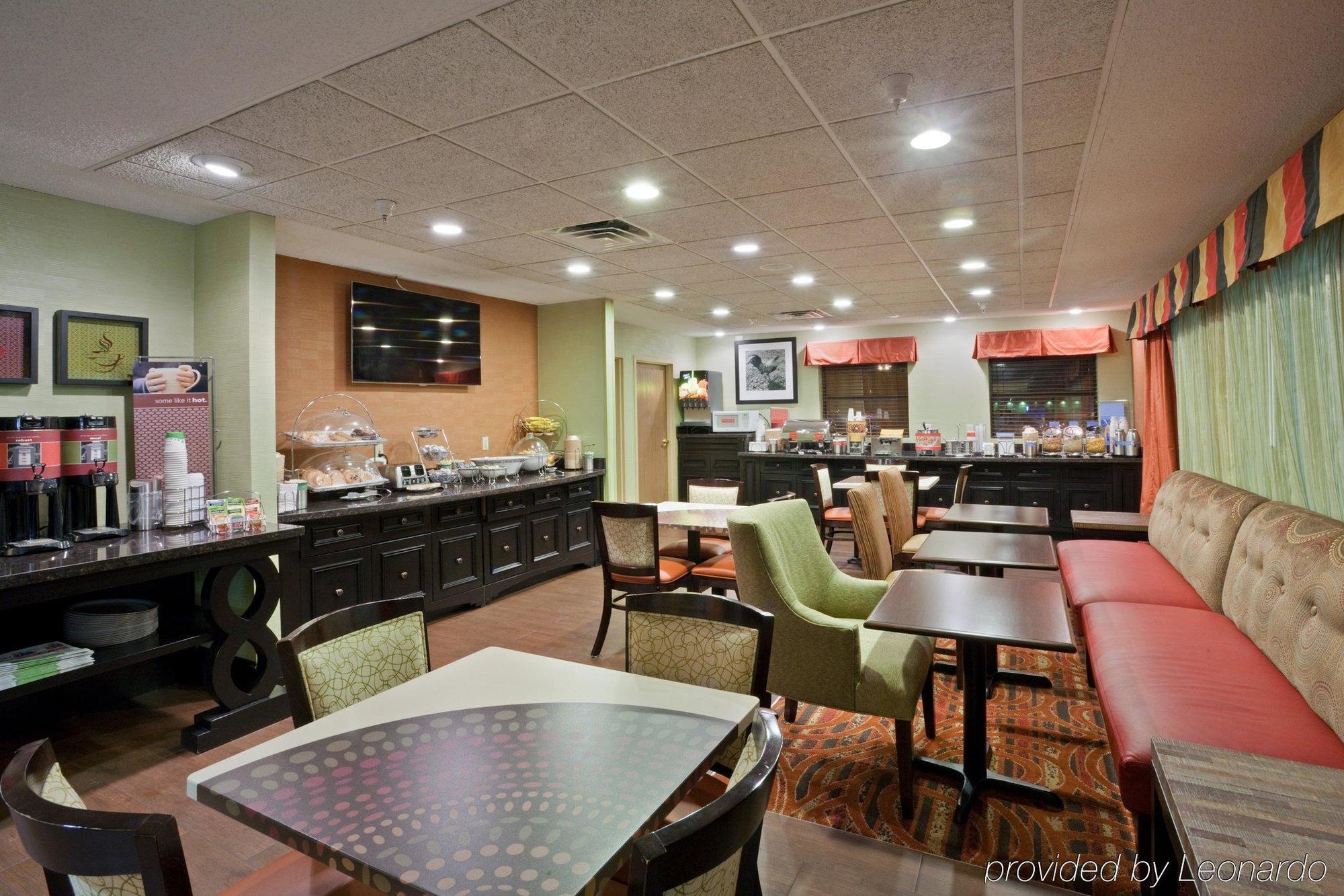Hotel Hampton 3*